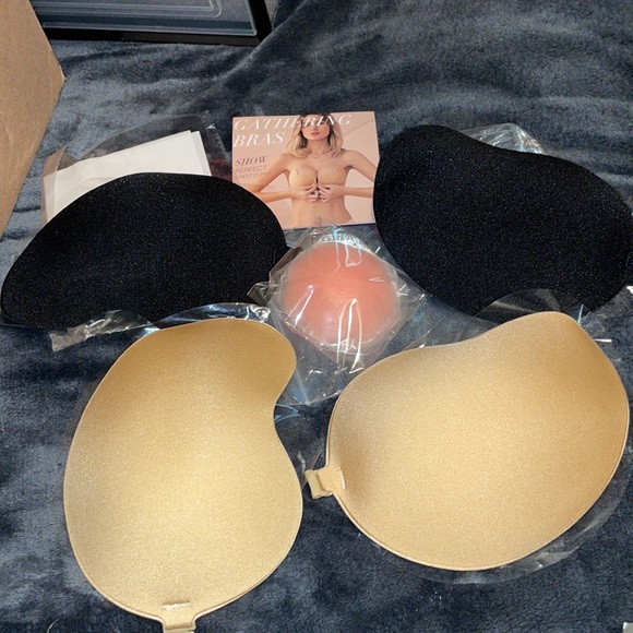 NIB INVISIBLE BRAS D CUP SIZE - Picture 2 of 3